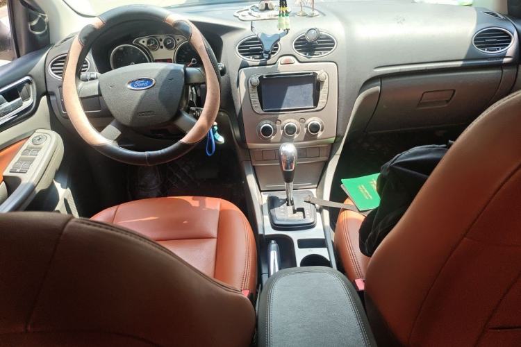 Used Ford Focus 2013 Hatchback Classic 1.8L Automatic Millionth Anniversary Edition Center Console