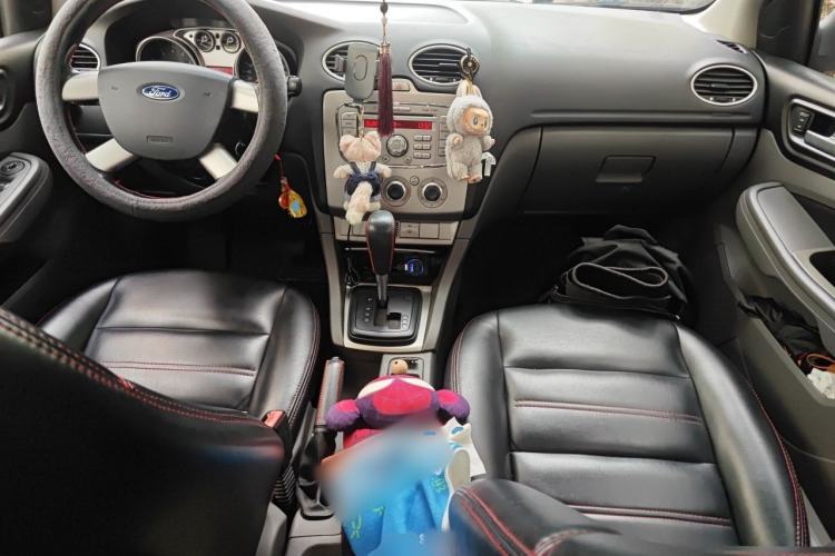 Used Ford Focus 2013 Hatchback Classic 1.8L Automatic Base Model Center Console