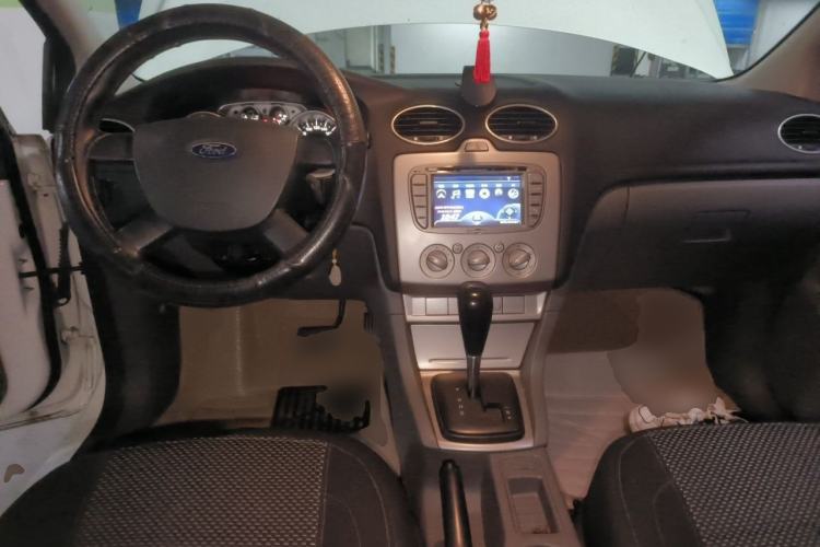 Used Ford Focus 2013 Hatchback Classic 1.8L Automatic Base Model Center Console