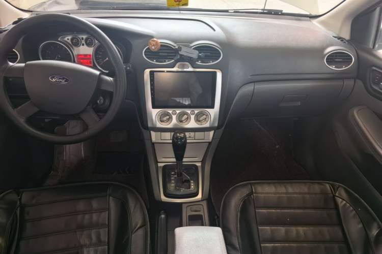 Used Ford Focus 2013 Hatchback Classic 1.8L Automatic Base Model Center Console
