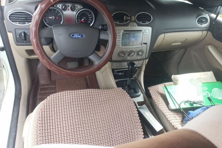Used Ford Focus 2013 Sedan Classic 1.8L Automatic Millionth Anniversary Edition Center Console