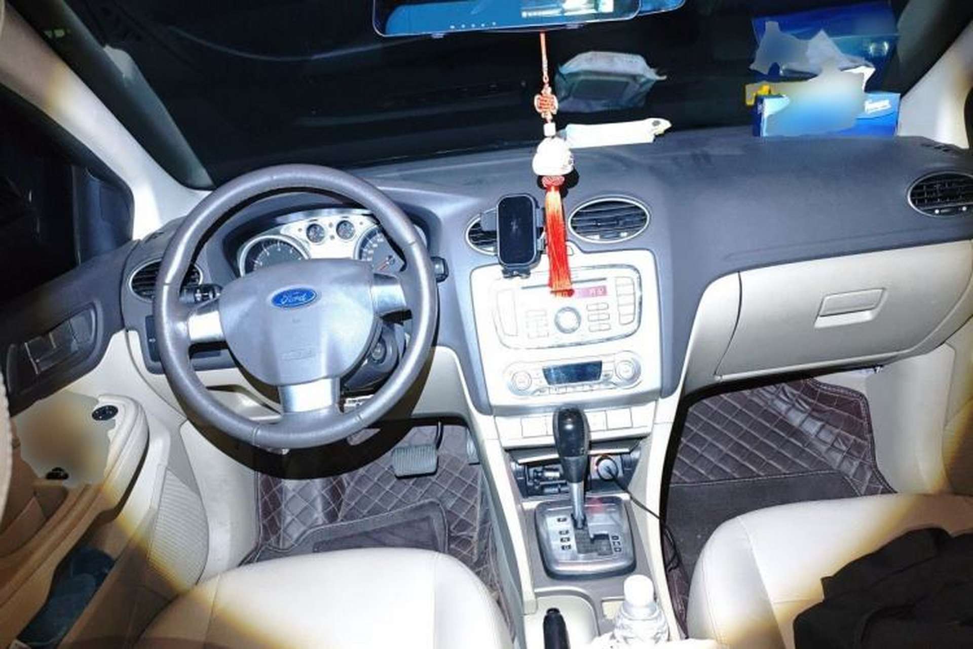Used Ford Focus 2013 Sedan Classic 1.8L Automatic Fashion Edition Center Console