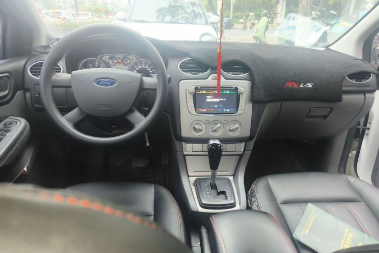 Used Ford Focus 2013 Hatchback Classic 1.8L Automatic Base Model Center Console
