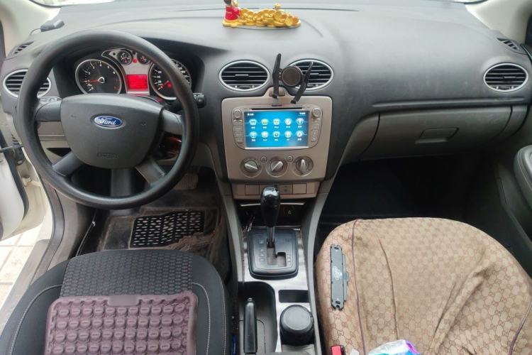 Used Ford Focus 2013 Hatchback Classic 1.8L Automatic Base Model Center Console