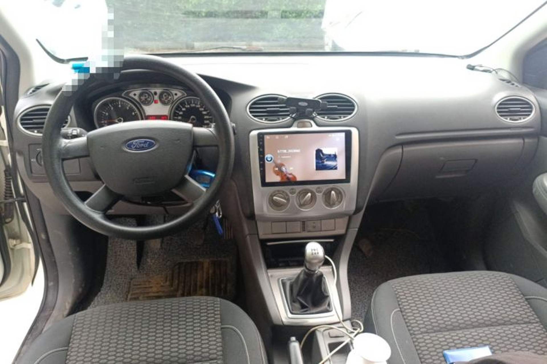 Used Ford Focus 2013 Hatchback Classic 1.8L Manual Base Model Center Console