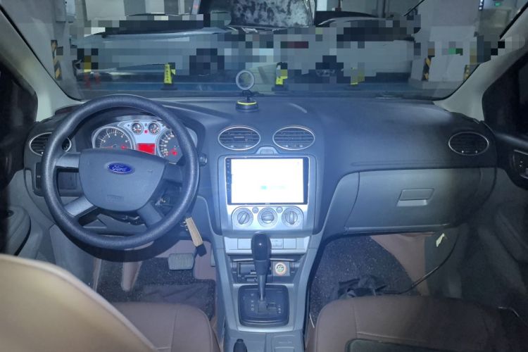 Used Ford Focus 2013 Hatchback Classic 1.8L Automatic Base Model Center Console