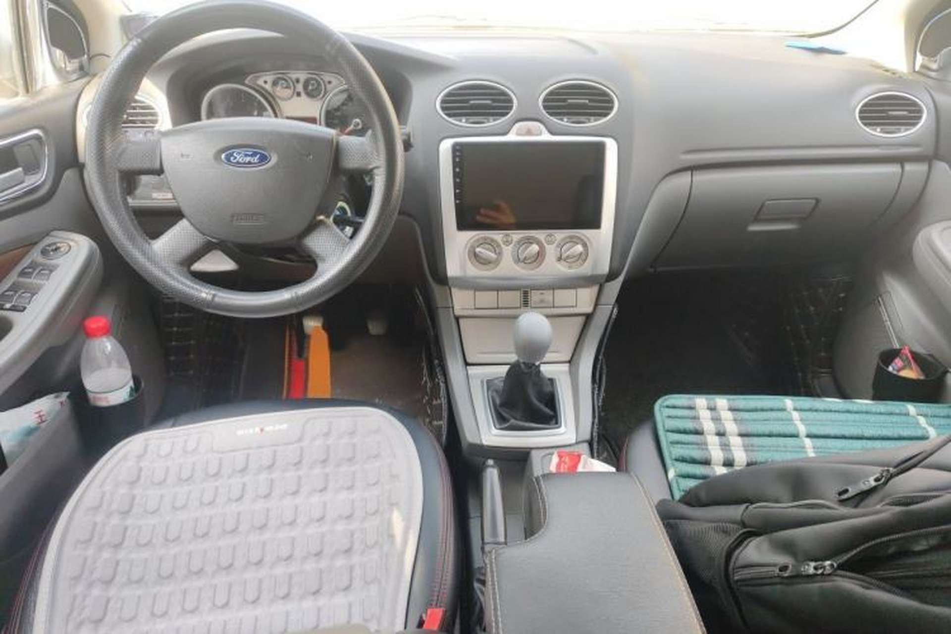 Used Ford Focus 2013 Hatchback Classic 1.8L Manual Base Model Center Console