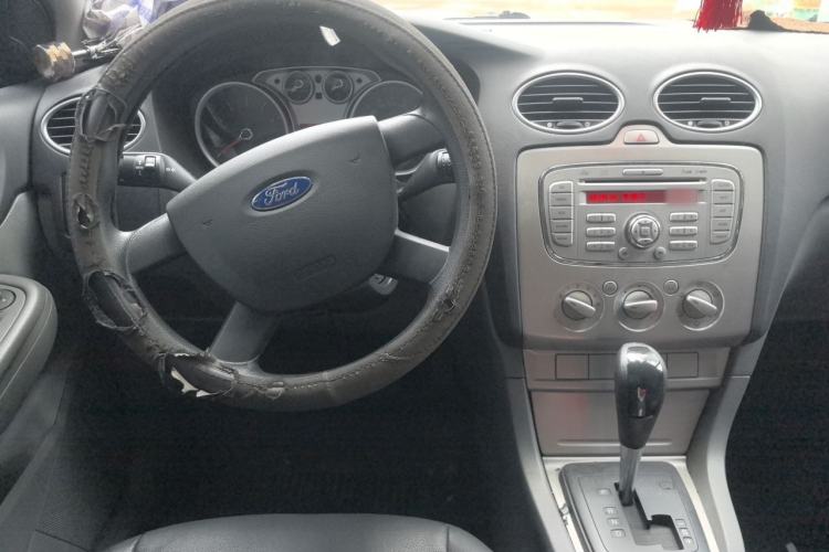Used Ford Focus 2013 Hatchback Classic 1.8L Automatic Base Model Center Console