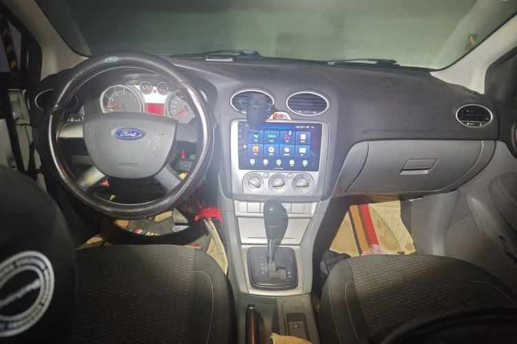 Used Ford Focus 2013 Hatchback Classic 1.8L Automatic Base Model Center Console