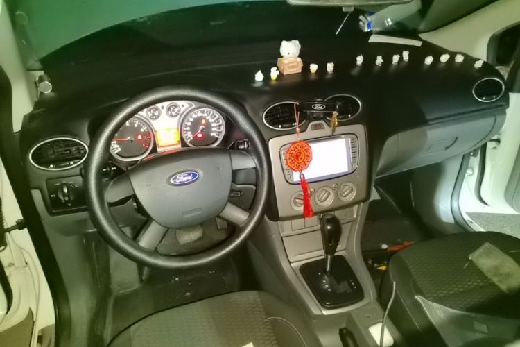 Used Ford Focus 2013 Hatchback Classic 1.8L Automatic Base Model Center Console