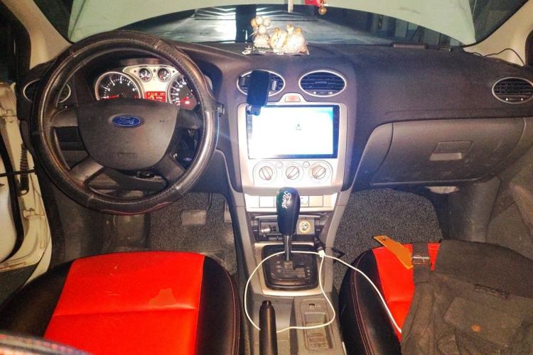 Used Ford Focus 2013 Hatchback Classic 1.8L Automatic Base Model Center Console