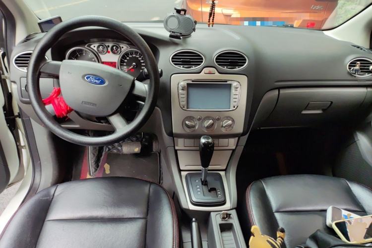 Used Ford Focus 2013 Hatchback Classic 1.8L Automatic Base Model Center Console