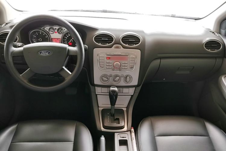 Used Ford Focus 2013 Hatchback Classic 1.8L Automatic Base Model Center Console