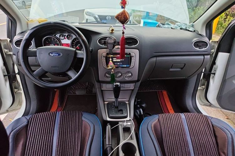 Used Ford Focus 2013 Hatchback Classic 1.8L Automatic Base Model Center Console