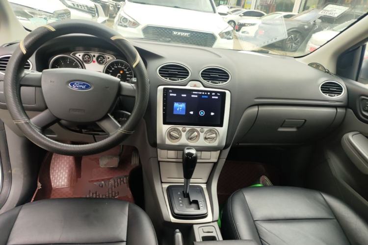 Used Ford Focus 2013 Hatchback Classic 1.8L Automatic Base Model Center Console