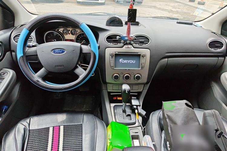 Used Ford Focus 2013 Hatchback Classic 1.8L Automatic Base Model Center Console