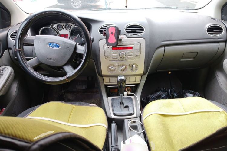 Used Ford Focus 2013 Hatchback Classic 1.8L Automatic Base Model Center Console