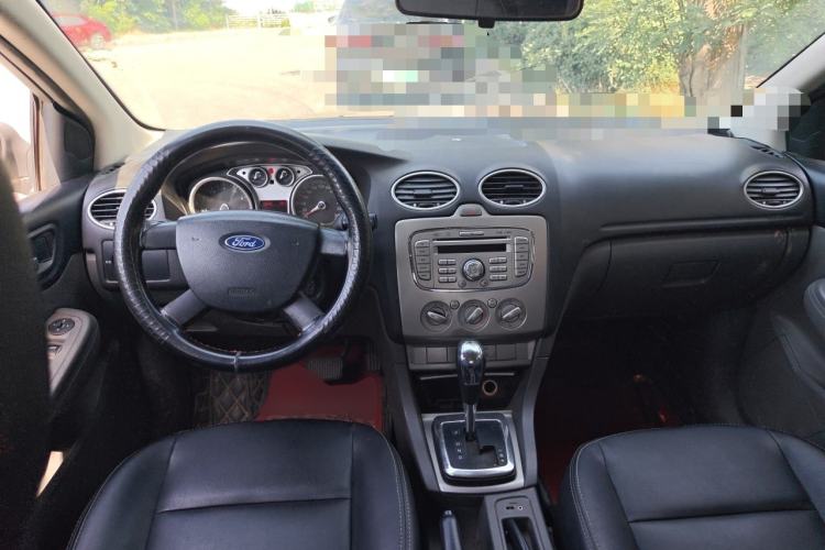 Used Ford Focus 2013 Hatchback Classic 1.8L Automatic Base Model Center Console