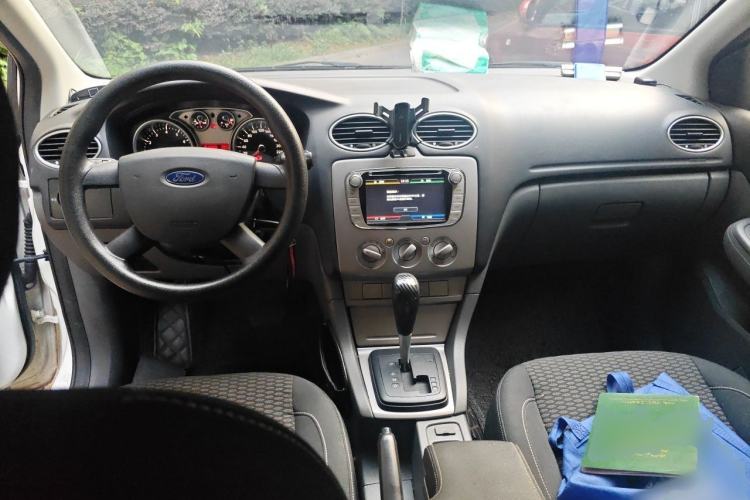 Used Ford Focus 2013 Hatchback Classic 1.8L Automatic Base Model Center Console