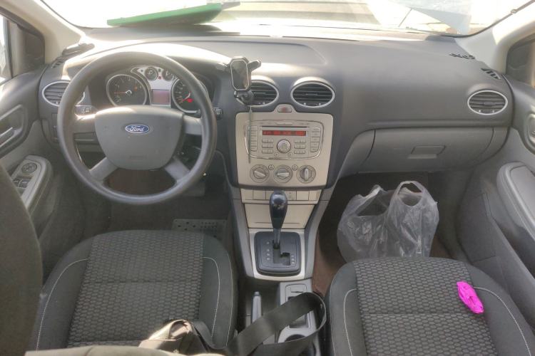 Used Ford Focus 2013 Hatchback Classic 1.8L Automatic Base Model Center Console