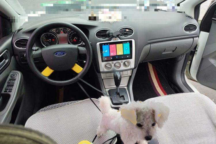 Used Ford Focus 2013 Hatchback Classic 1.8L Automatic Base Model Center Console