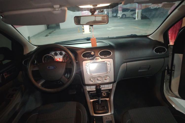 Used Ford Focus 2013 Hatchback Classic 1.8L Automatic Base Model Center Console