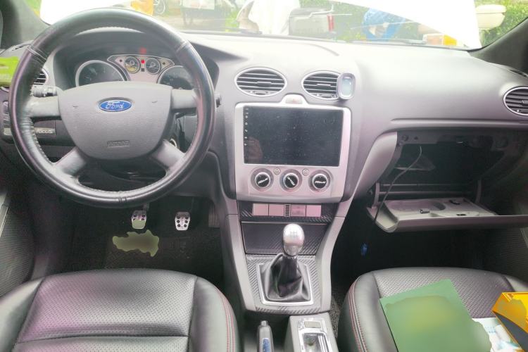 Used Ford Focus 2013 Hatchback Classic 1.8L Manual Base Model Center Console