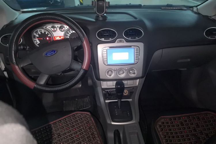 Used Ford Focus 2013 Hatchback Classic 1.8L Automatic Base Model Center Console