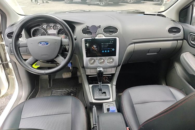 Used Ford Focus 2013 Hatchback Classic 1.8L Automatic Base Model Center Console