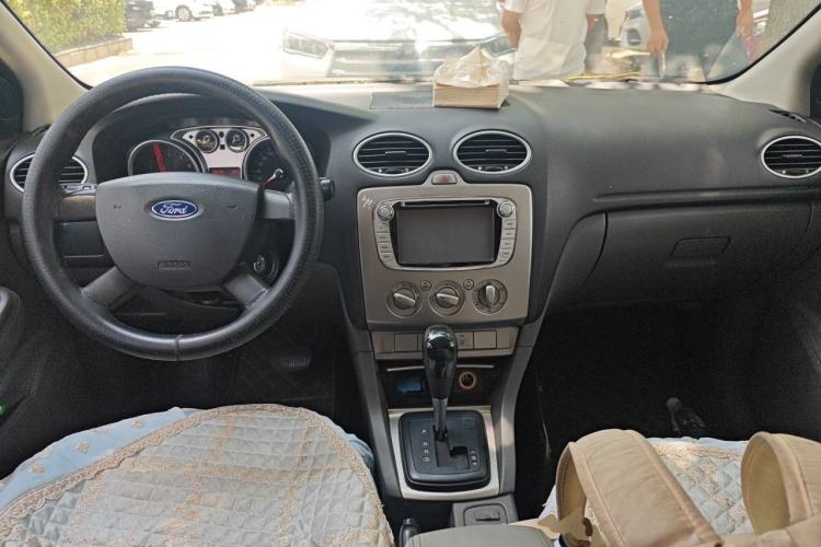 Used Ford Focus 2013 Hatchback Classic 1.8L Automatic Base Model Center Console