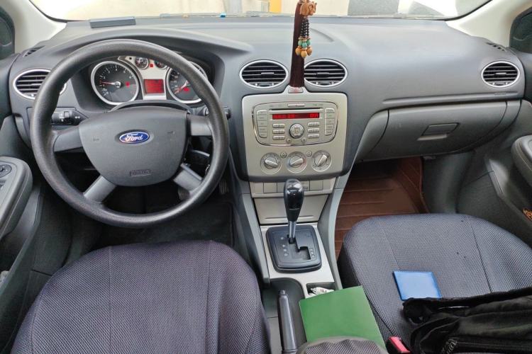 Used Ford Focus 2013 Hatchback Classic 1.8L Automatic Millionth Anniversary Edition Center Console