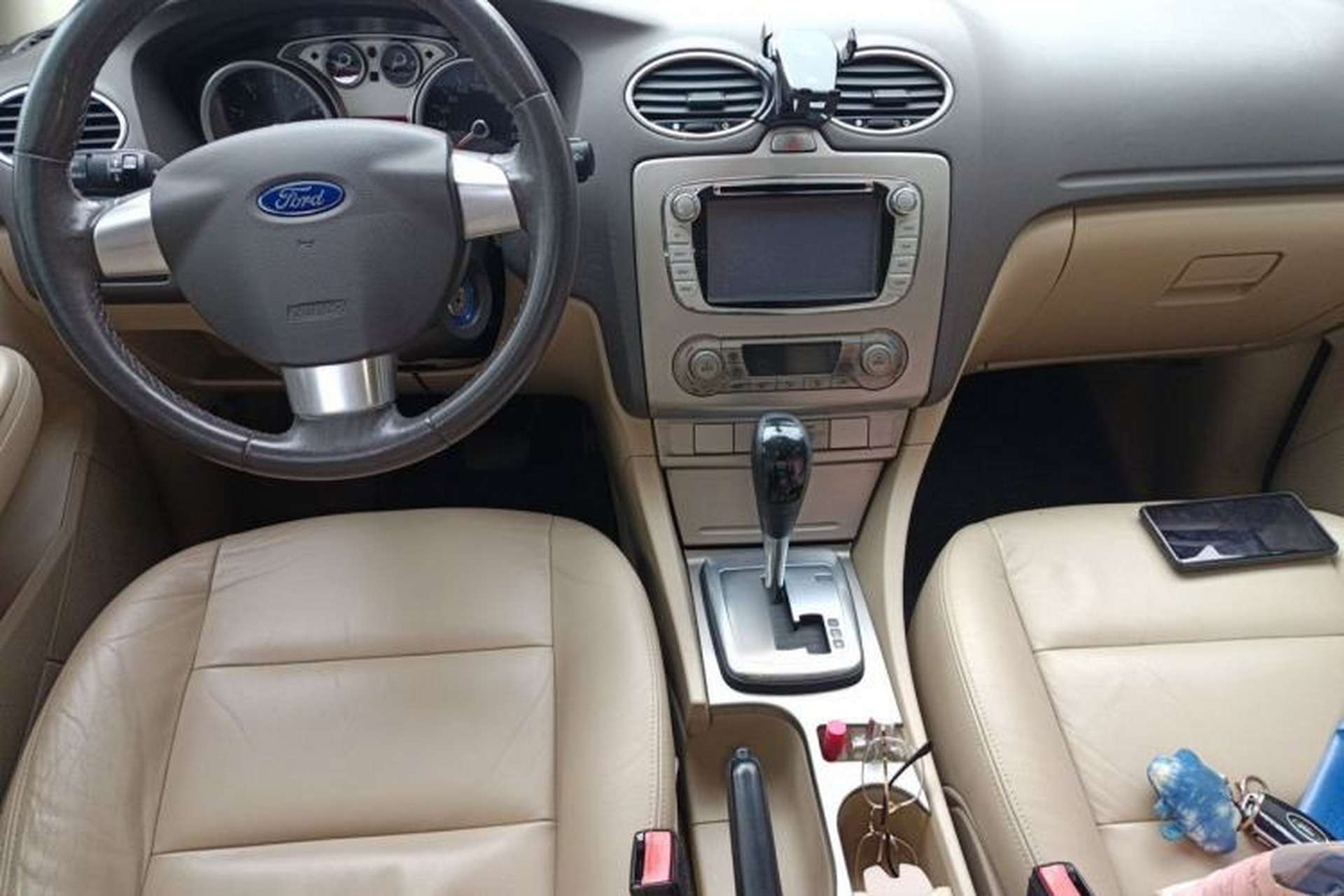 Used Ford Focus 2013 Hatchback Classic 1.8L Automatic Fashion Edition Center Console