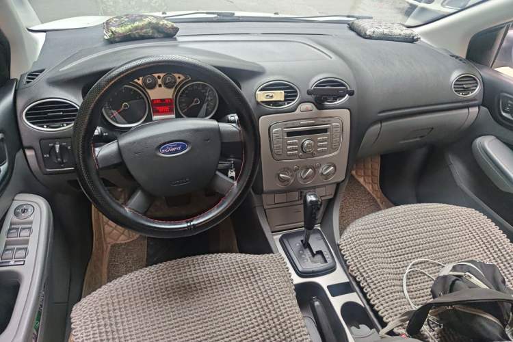 Used Ford Focus 2013 Hatchback Classic 1.8L Automatic Millionth Anniversary Edition Center Console