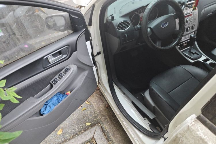 Used Ford Focus 2013 Hatchback Classic 1.8L Automatic Millionth Anniversary Edition Driver Seat