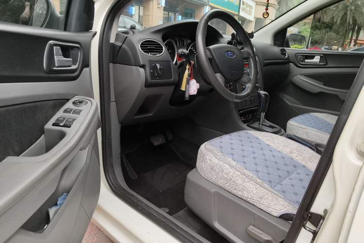Used Ford Focus 2013 Hatchback Classic 1.8L Automatic Base Model Driver Seat