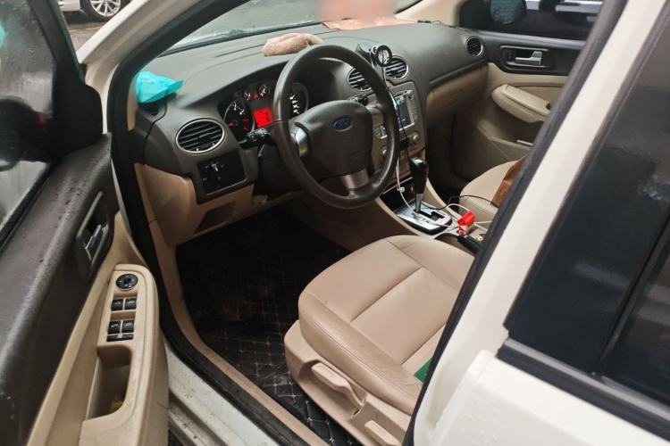Used Ford Focus 2013 Hatchback Classic 1.8L Automatic Fashion Edition Driver Seat