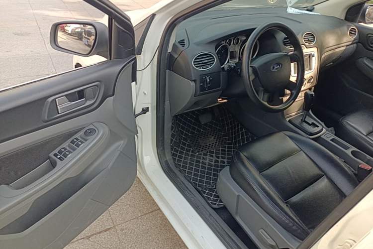 Used Ford Focus 2013 Hatchback Classic 1.8L Automatic Base Model Driver Seat