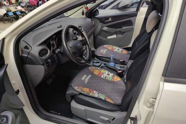 Used Ford Focus 2013 Hatchback Classic 1.8L Automatic Millionth Anniversary Edition Driver Seat