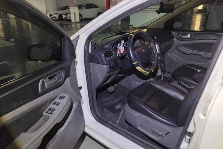 Used Ford Focus 2013 Hatchback Classic 1.8L Automatic Base Model Driver Seat