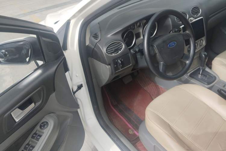 Used Ford Focus 2013 Hatchback Classic 1.8L Automatic Base Model Driver Seat