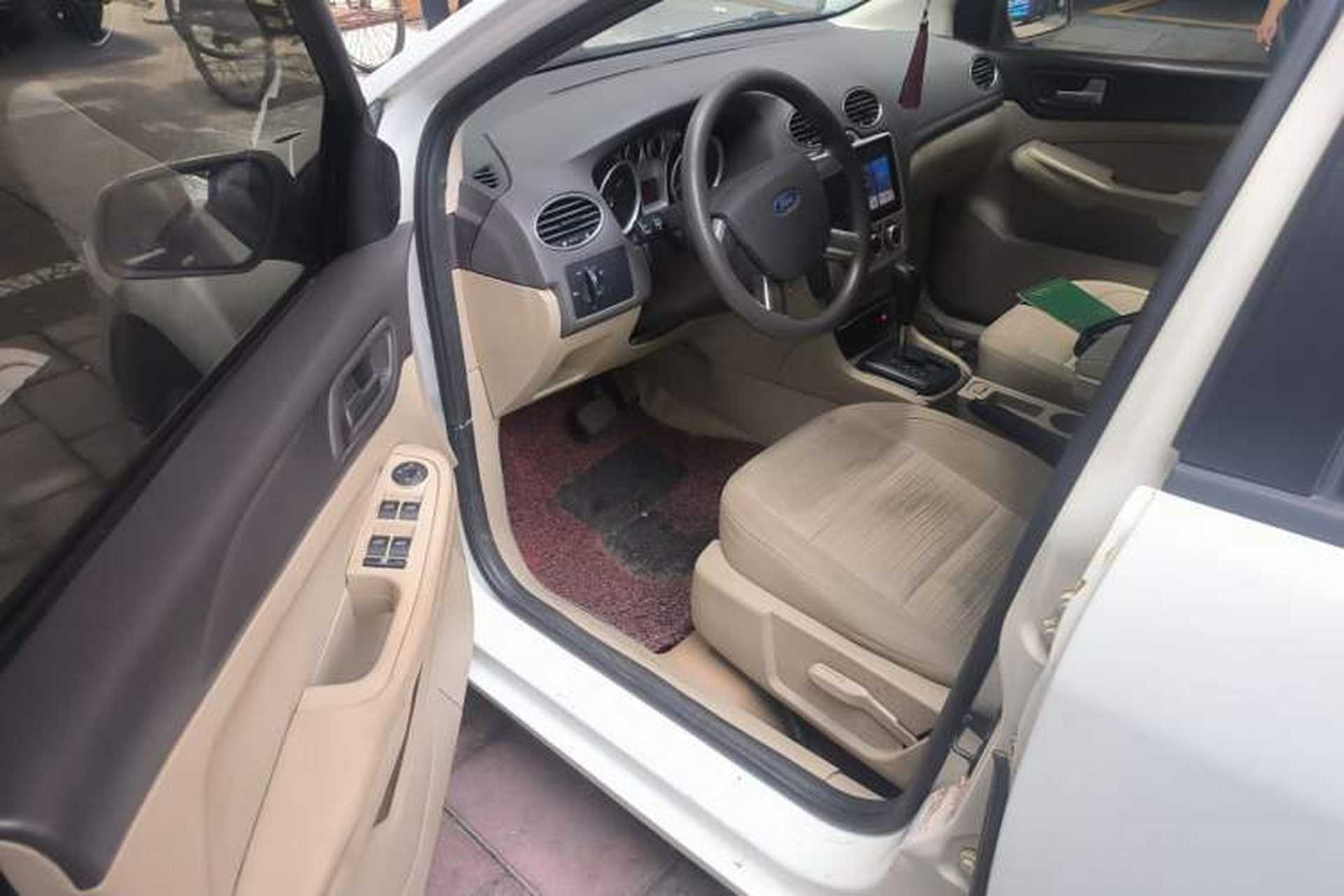 Used Ford Focus 2013 Sedan Classic 1.8L Automatic Base Model Driver Seat