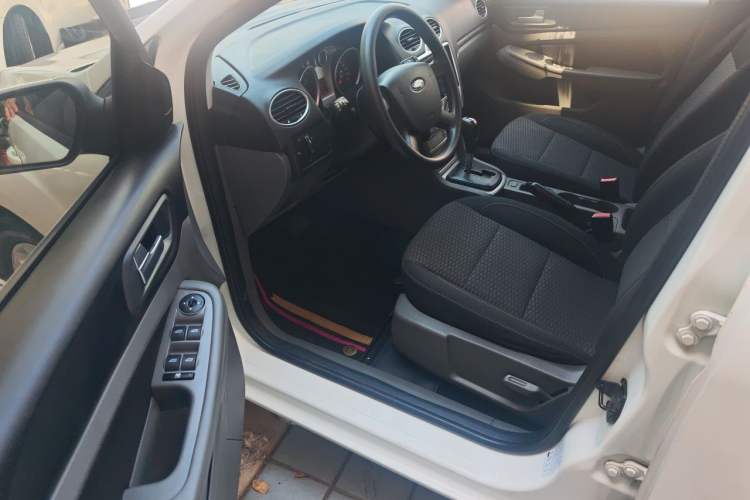 Used Ford Focus 2013 Hatchback Classic 1.8L Automatic Base Model Driver Seat