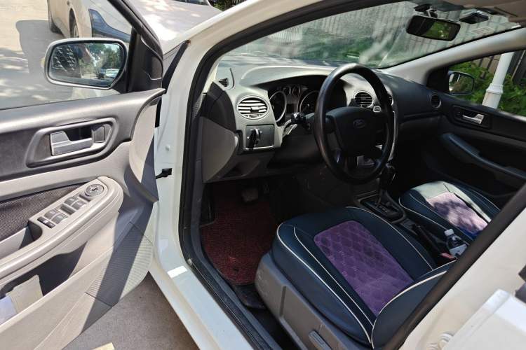 Used Ford Focus 2013 Hatchback Classic 1.8L Automatic Base Model Driver Seat