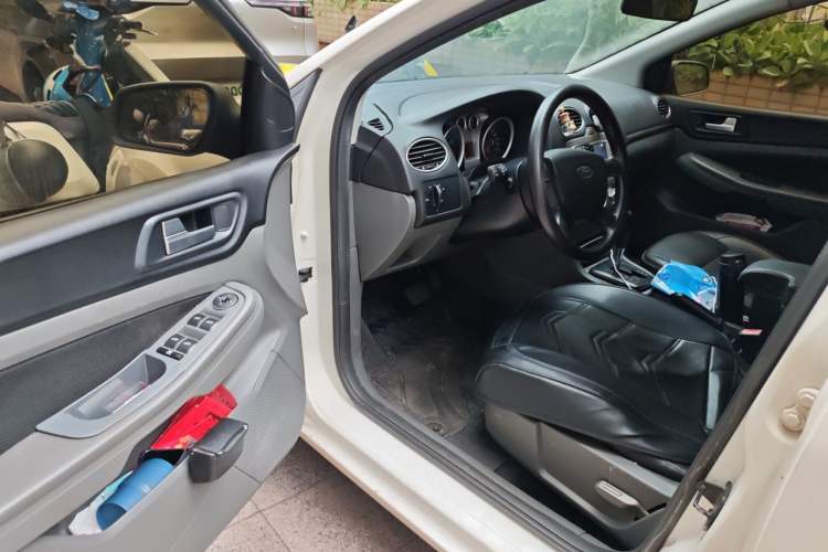 Used Ford Focus 2013 Hatchback Classic 1.8L Automatic Base Model Driver Seat