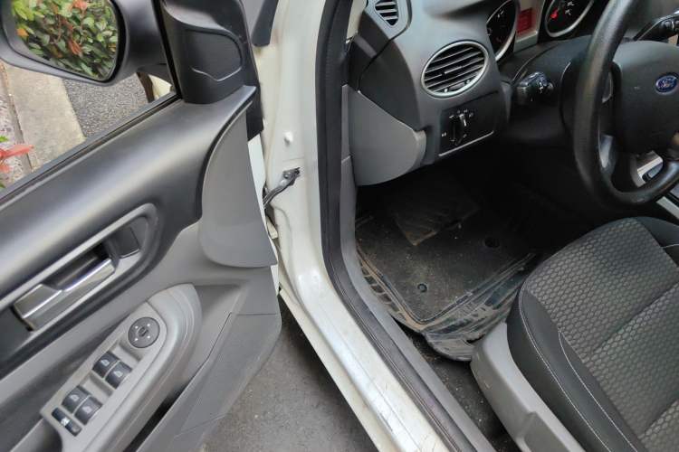 Used Ford Focus 2013 Hatchback Classic 1.8L Automatic Base Model Driver Seat