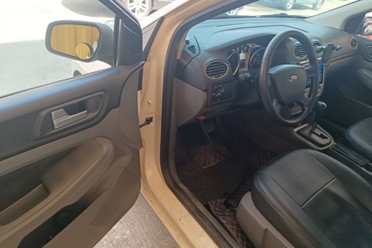 Used Ford Focus 2013 Hatchback Classic 1.8L Automatic Base Model Driver Seat