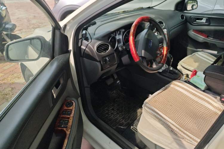 Used Ford Focus 2013 Hatchback Classic 1.8L Automatic Base Model Driver Seat