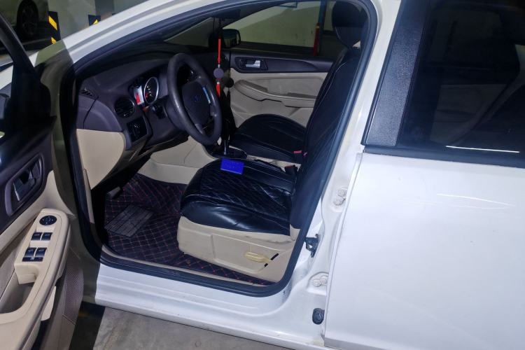 Used Ford Focus 2013 Hatchback Classic 1.8L Automatic Base Model Driver Seat