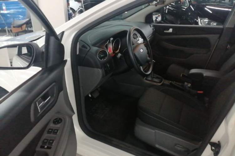 Used Ford Focus 2013 Hatchback Classic 1.8L Automatic Base Model Driver Seat