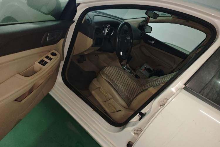 Used Ford Focus 2013 Hatchback Classic 1.8L Automatic Fashion Edition Driver Seat